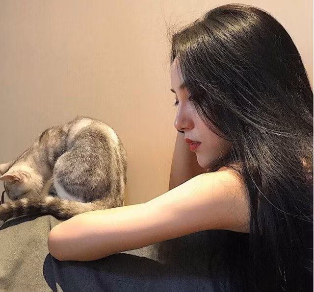 Mỗi lần về nhà thấy căn bếp trống hoác, không còn bóng dáng của Minh là tôi lại ngẩn ngơ như người mất hồn. Ảnh minh họa