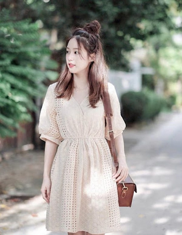 Gợi ý 6 kiểu tóc giúp nàng có đeo khẩu trang cũng không phí hoài nhan sắc ảnh 13 Gợi ý 6 kiểu tóc giúp nàng có đeo khẩu trang cũng không phí hoài nhan sắc ảnh 13
