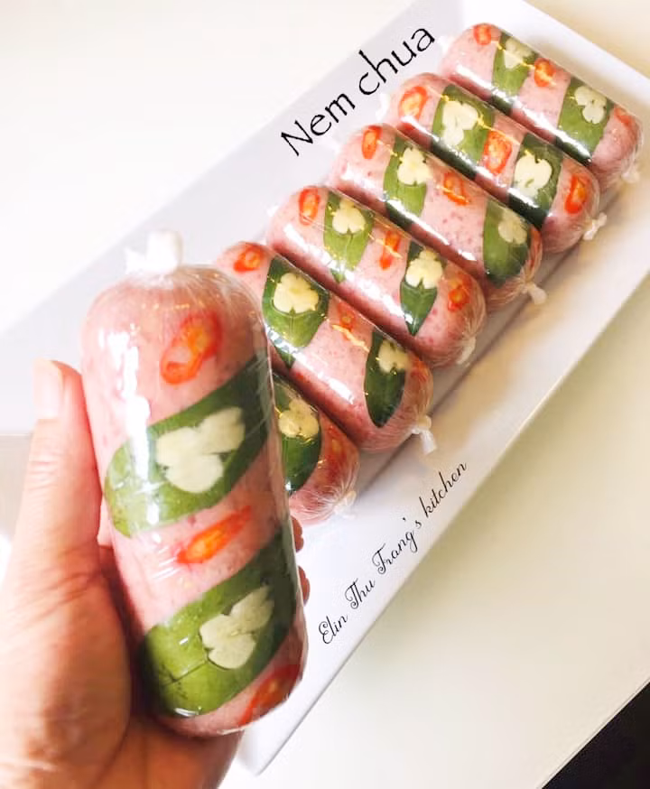 Cách làm nem chua từ 2 loại thịt tuyệt ngon, chỉ 3 ngày là ăn được ảnh 5
