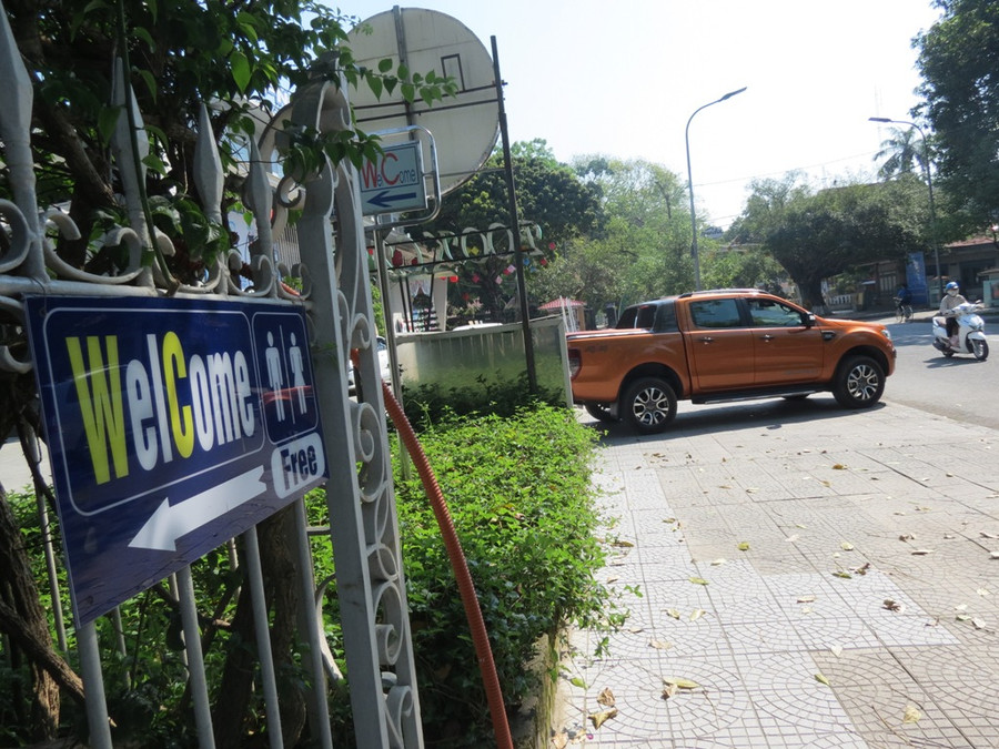 Từ nay đến Huế tham quan du khách không còn lo thiếu nhà vệ sinh công cộng