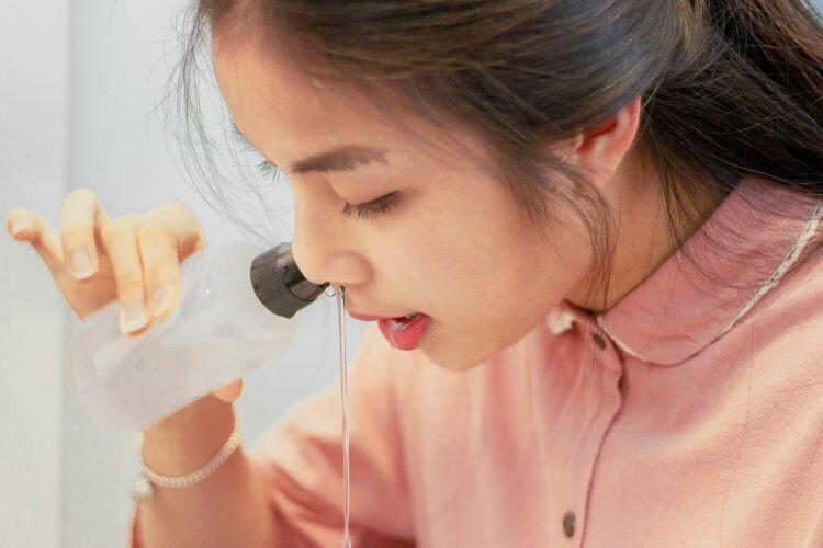 nghẹt mũi do viêm xoang