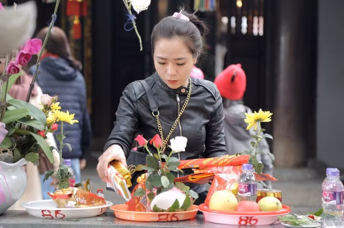 Ngày Tết đi cầu duyên ở chùa Hà cần những gì?
