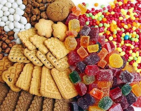 Mẹo phân biệt bánh kẹo thật, giả trong ngày Tết