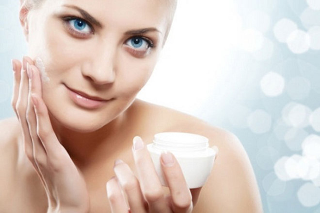 Bỏ túi 6 bí quyết chăm sóc da nhờn mụn cho ngày đông