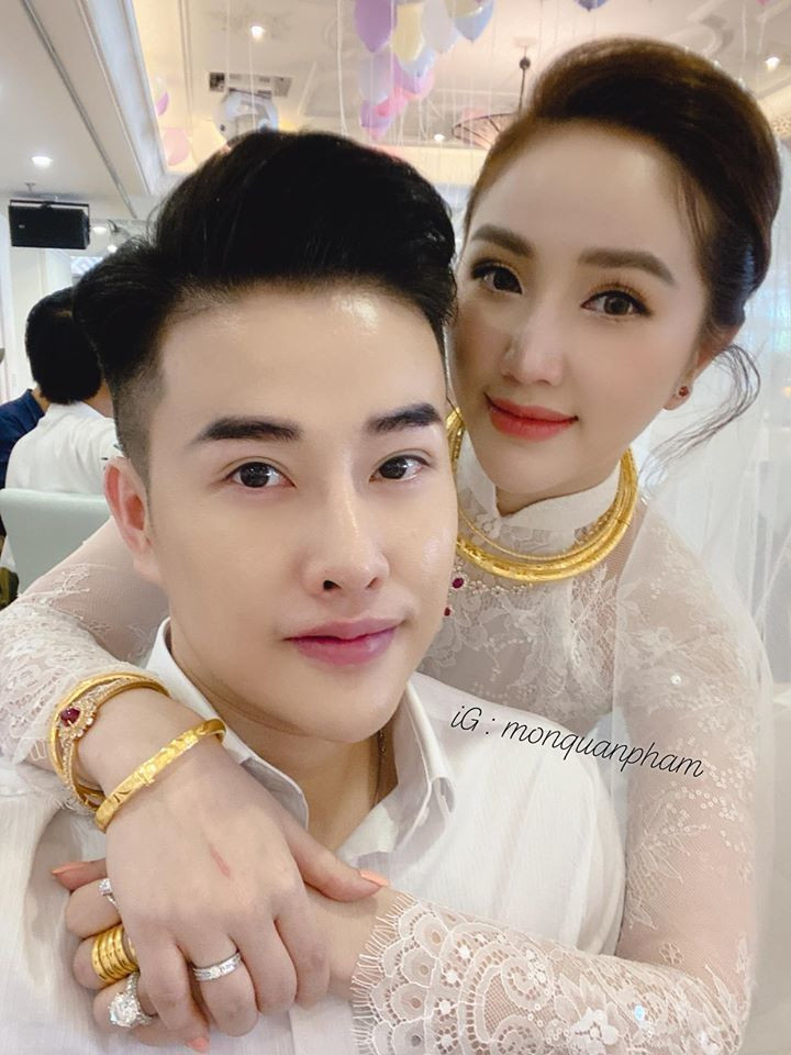 Bảo Thy đeo vàng và kim cương nặng trĩu trong đám cưới