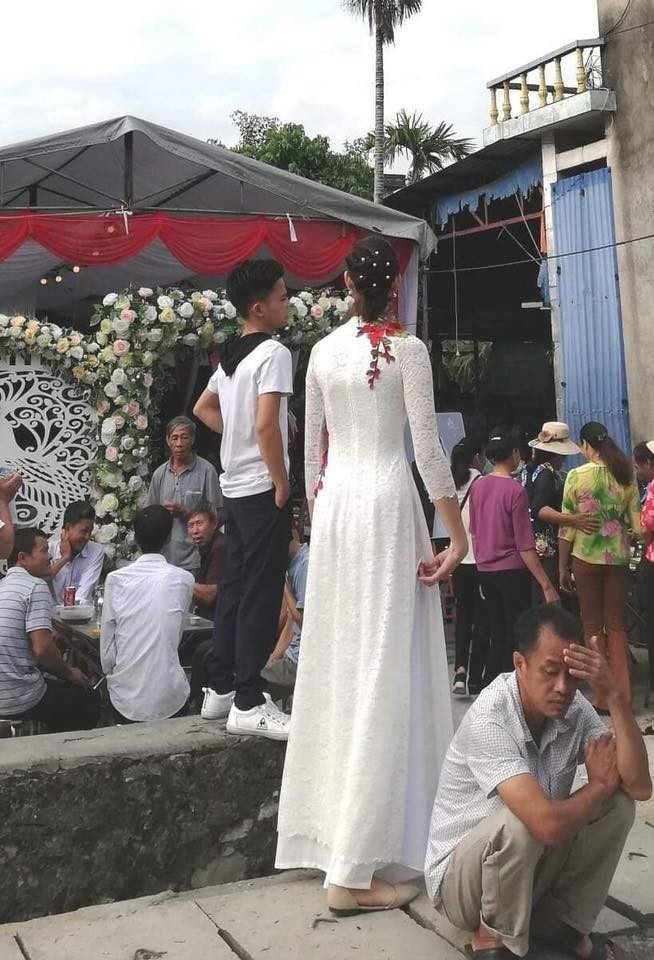 Chú rể Hải Phòng tiết lộ cách cưa đổ cô dâu cao hơn mình nửa mét3