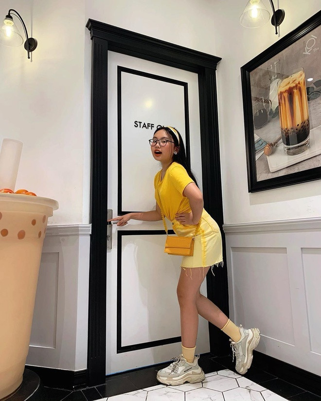 Phương Mỹ Chi sang chảnh khi dùng túi hiệu, giày hiệu ảnh 2 Phương Mỹ Chi sang chảnh khi dùng túi hiệu, giày hiệu