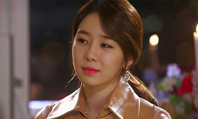 Gặp tình cũ của chồng ở đám cưới bạn, người vợ chết đứng khi nhìn thấy đứa trẻ mà cô ta dắt theo - Ảnh 1. Tình cũ của chồng, Chồng có con riêng, tâm sự phụ nữ, ngoại tình