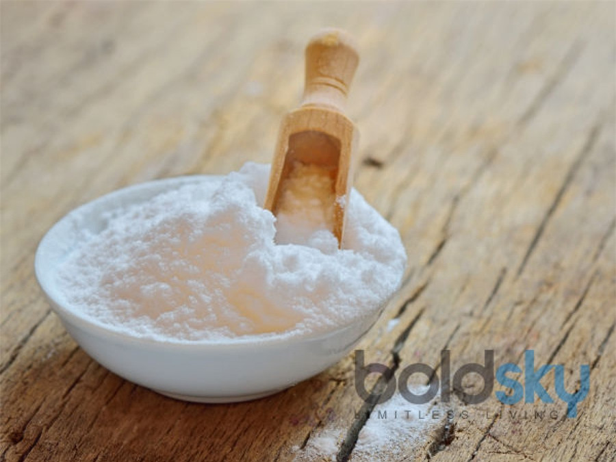 Sử dụng baking soda: Baking soda chứa các hợp chất kháng viêm và kháng khuẩn, nhờ đó rất có hiệu quả trong việc làm mờ vết thâm do mụn. Bạn chỉ cần hòa một nhúm baking soda với 1 thìa nước cất rồi thoa hỗn hợp lên vùng da thâm sẹo. Sử dụng baking soda: Baking soda chứa các hợp chất kháng viêm và kháng khuẩn, nhờ đó rất có hiệu quả trong việc làm mờ vết thâm do mụn. Bạn chỉ cần hòa một nhúm baking soda với 1 thìa nước cất rồi thoa hỗn hợp lên vùng da thâm sẹo.