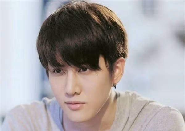 Mẹ bạn gái từng dọa tự tử để ngăn cấm vì chê tôi nghèo, nửa năm sau bà đột ngột đến cầu xin một điều không thể tưởng tượng nổi - Ảnh 1.