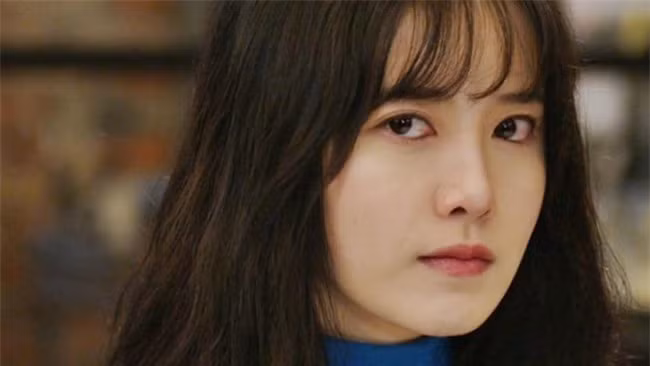 Chồng biếu bố mẹ vợ một cây quất chơi Tết, tôi vội vã về nhà ngắm nghía rồi sững người trước cảnh tượng trước mặt - Ảnh 2.