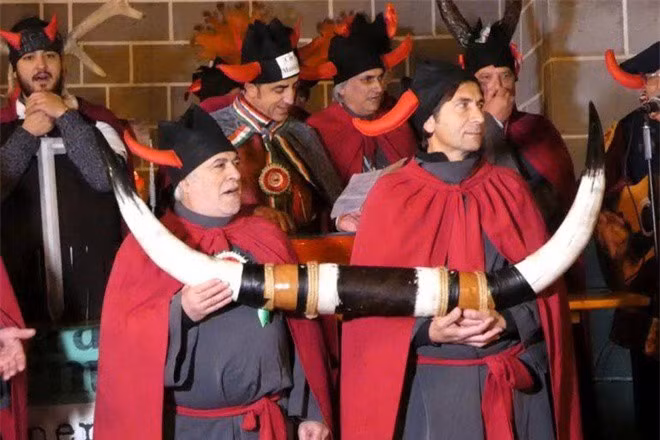 Le hoi danh cho nhung nguoi dan ong bi 