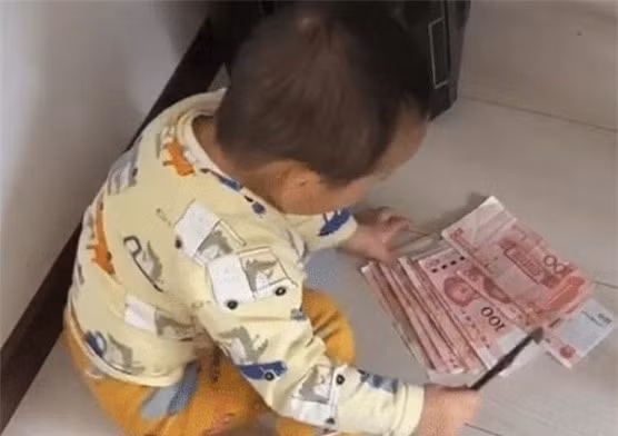 Cậy ổ đĩa máy tính của ông bố game thủ, bé trai vô tình phát hiện ra quỹ đen khiến dân mạng cười không nhặt được mồm - Ảnh 2.