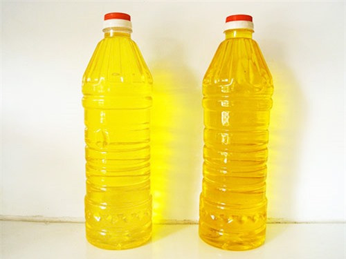 Cách phân biệt dầu ăn thật và giả đơn giản bằng mắt thường Cách phân biệt dầu ăn thật và giả đơn giản bằng mắt thường