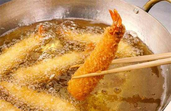 Cách phân biệt dầu ăn thật và giả đơn giản bằng mắt thường Cách phân biệt dầu ăn thật và giả đơn giản bằng mắt thường