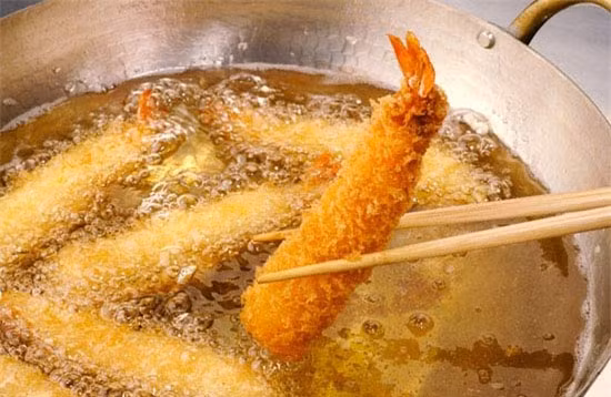 Cách phân biệt dầu ăn thật và giả đơn giản bằng mắt thường