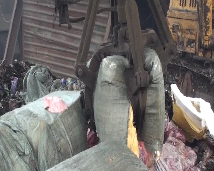 Tiêu hủy số lượng sản phẩm động vật vừa bị bắt giữ Tiêu hủy số lượng sản phẩm động vật vừa bị bắt giữ