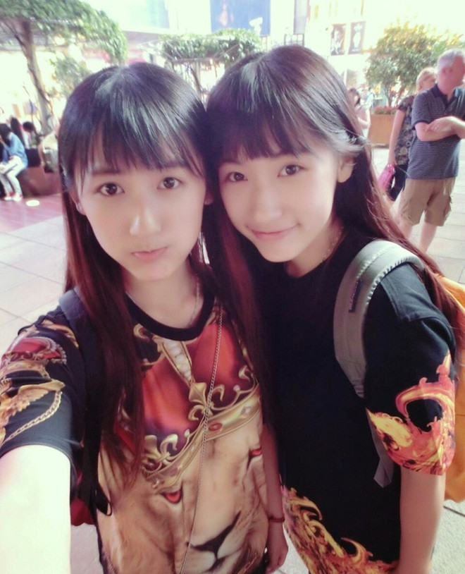 Cặp chị em sinh đôi Cặp chị em sinh đôi