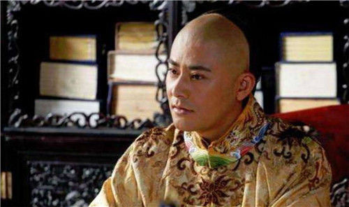 Hoàng tử được Khang Hi yêu quý nhất, tay nắm binh quyền nhưng tự bỏ lỡ cơ hội lên ngôi hoàng đế - Ảnh 2 Hoàng tử được Khang Hi yêu quý nhất, tay nắm binh quyền nhưng tự bỏ lỡ cơ hội lên ngôi hoàng đế - Ảnh 2