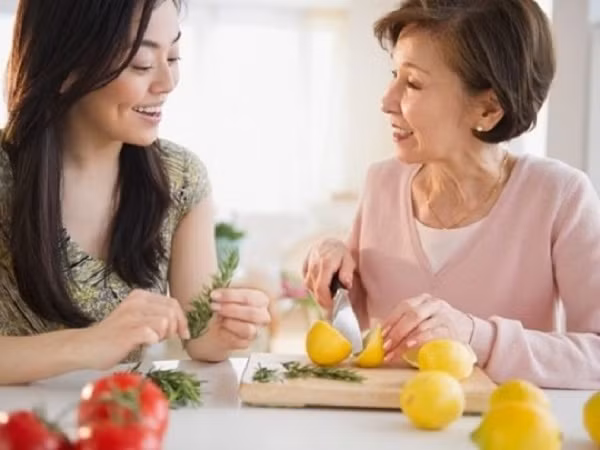 Mẹ chồng vừa khóc mang ra 1,8 tỷ đồng, con dâu ngỡ ngàng rồi đau đớn khi biết lý do - Ảnh 2