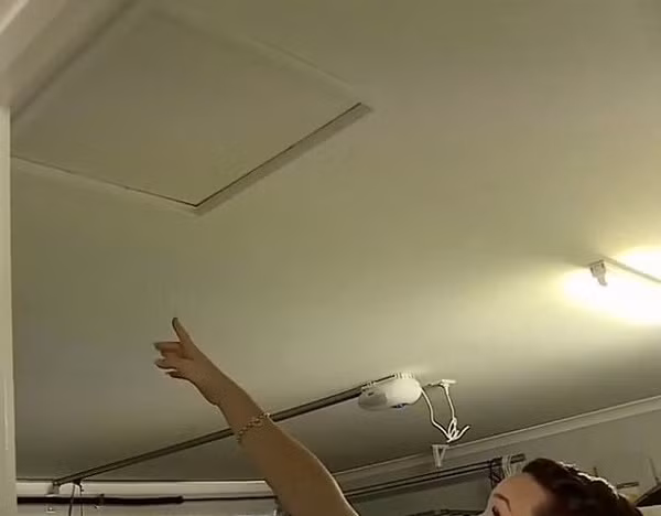 Đồ đạc trong nhà xáo trộn đầy bí ẩn, người phụ nữ kiểm tra rồi phát hoảng trước bí mật “như phim kinh dị” - Ảnh 3