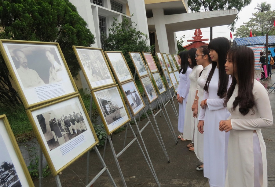 Nhiều bức ảnh, tư liệu quý đã được giới thiệu tại triển lãm