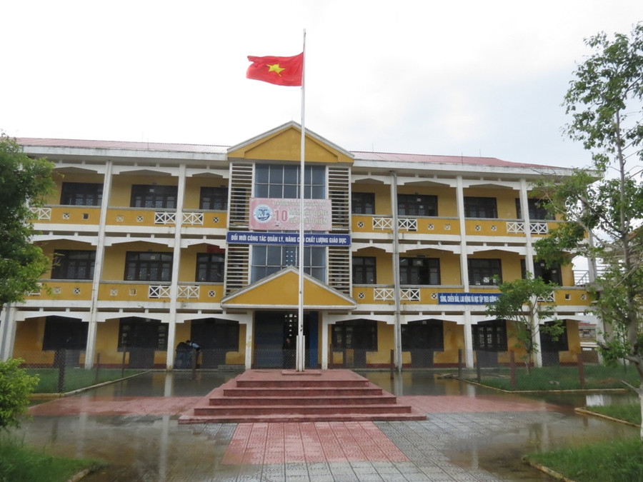 Do sụt lún, gần 1m dãy phòng học 3 tầng được khoanh vùng bảo vệ