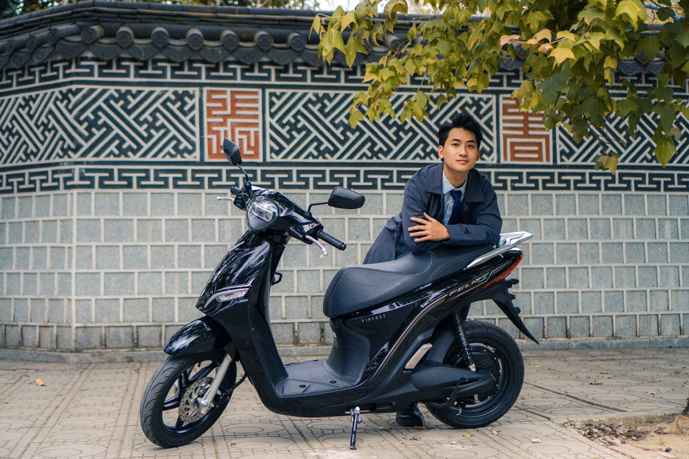 Bất ngờ với giá xe máy điện VinFast: Mua Feliz S kèm pin vẫn rẻ hơn mua iPhone | Báo Giáo dục và Thời đại Online