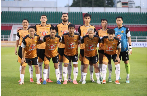 Sau khi chia tay LPBank, CLB Hoàng Anh Gia Lai đã hợp tác với ngân hàng Phương Đông (OCB) và Hướng Việt Investment (công ty mẹ của Chứng khoán OCBS). 9999999999999-7914.png