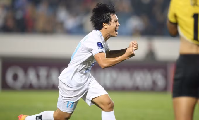 Về phần mình, cầu thủ xuất sắc nhất trận Nguyễn Văn Vĩ chia sẻ: “Cả 2 đội đều thể hiện quyết tâm cao, nhưng CLB Nam Định hôm nay là đội chơi tốt và thiếu may mắn nên đã không giành được chiến thắng”. vanvi234.jpg