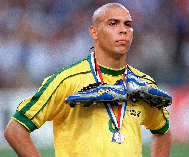 ronaldo-de-lima-elle-man-14.jpg