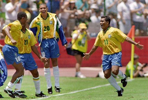 Năm 1994, Ronaldo de Lima có tên trong danh sách tuyển Brazil dự World Cup 1994 khi mới 17 tuổi. Tại giải này Selecao đăng quang ngôi vô địch nhưng Ronaldo không được ra sân phút nào. ronaldo-de-lima-elle-man-11.jpg