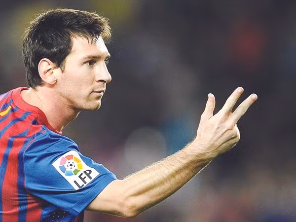 Trong suốt thời gian khoác áo Barca, Messi giành được 35 danh hiệu lớn nhỏ. Một số danh hiệu tiêu biểu có thể kể tới như: image-3.jpg