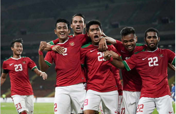 U22 Indonesia triệu tập hàng loạt sao nhập tịch từ Hà Lan, đang thi đấu tại châu Âu và nhiều giải lớn… nhưng vẫn xếp sau Việt Nam, với tổng giá trị chỉ khoảng 87,2 tỉ đồng. 0000000000000999999999999999998888888888888.png