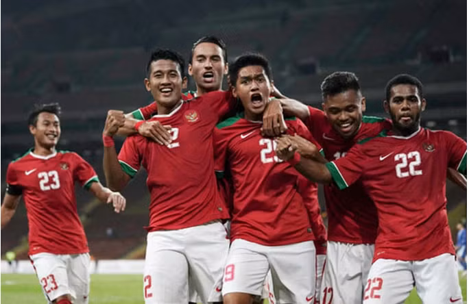 U22 Indonesia triệu tập hàng loạt sao nhập tịch từ Hà Lan, đang thi đấu tại châu Âu và nhiều giải lớn… nhưng vẫn xếp sau Việt Nam, với tổng giá trị chỉ khoảng 87,2 tỉ đồng. 0000000000000999999999999999998888888888888.png