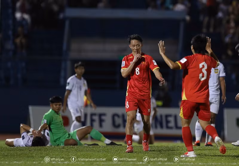 Theo Siêu máy tính này, lối chơi kiểm soát bóng của tuyển Việt Nam rất hợp khi đối thủ mất ổn định như tuyển Malaysia. z6441663314069-d8411f6312f3c36746e2ca62924e4ece.jpg