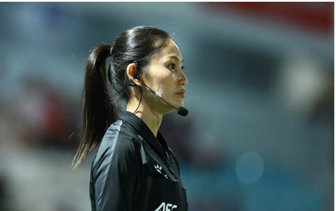 Trợ lý trọng tài Chathavong Phutsavan đã mắc lỗi KMI (Key Match Incident) – sai sót nghiêm trọng trong 1 tình huống mang tính bước ngoặt của trận đấu. 00000000000000000000000.png