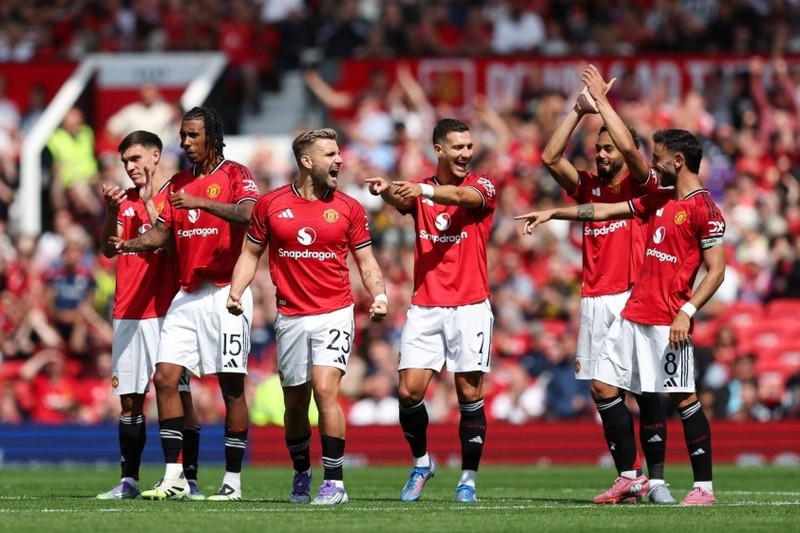 Quỹ lương giảm, doanh thu của Man United trong quý I cũng đi xuống, còn 140,3 triệu bảng do không tham dự cúp châu Âu và thi đấu ít hơn hai trận sân nhà so với các năm. gettyimages-2229235921-scaled-693d1be836932.jpg