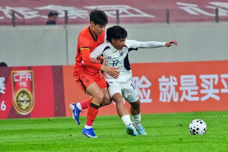 Tối 25/3, U23 Thái Lan hòa U23 Trung Quốc với tỷ số 2-2 ở trận ra quân giải giao hữu CFA Team China 2026. u23-trung-quoc-u23-thai-lan-2.jpg