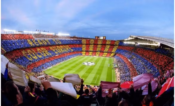 Dự kiến, khi được hoàn thành, sân Camp Nou sẽ được nâng sức chứa từ 99.000 lên 110.000 chỗ ngồi. 777776665555.png