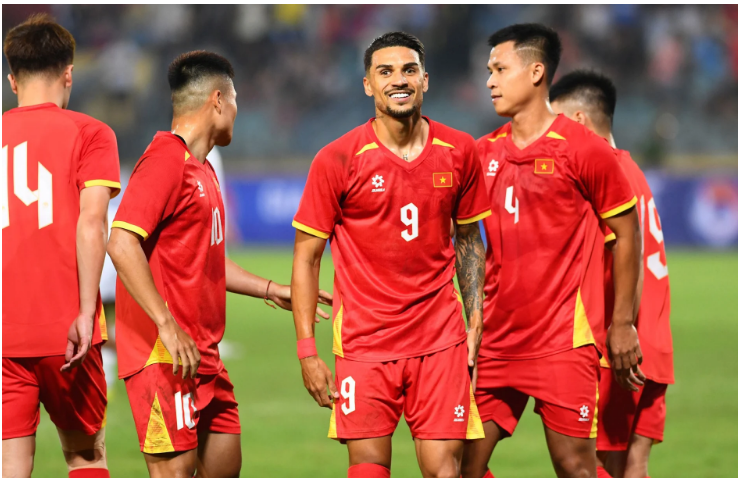 Tuy không ghi bàn hay kiến tạo cơ hội cho đồng đội lập công nhưng Hoàng Hên vẫn để lại dấu ấn đậm nét với những pha xử lý tinh tế nơi hàng tiền vệ. 0000000000000000.png