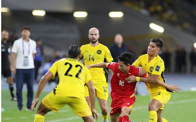 “Đội tuyển Malaysia không có cơ hội thoát án phạt bị xử thua 0-3. Họ sẽ rơi xuống đáy và để con đường đi tiếp rộng mở cho tuyển Việt Nam". 888888888888888-2349.png