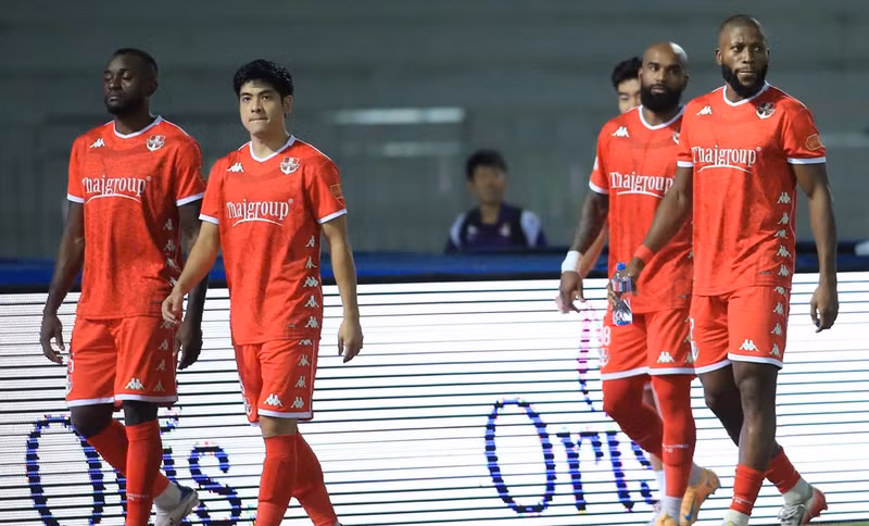 Ở vòng 11 V-League 2025/26, hai trận đấu đáng chú ý trên Vinh và sân Lạch Tray đều kết thúc với chiến thắng cho các đội chủ nhà. hai-phong-da-nang-7-2302.jpg