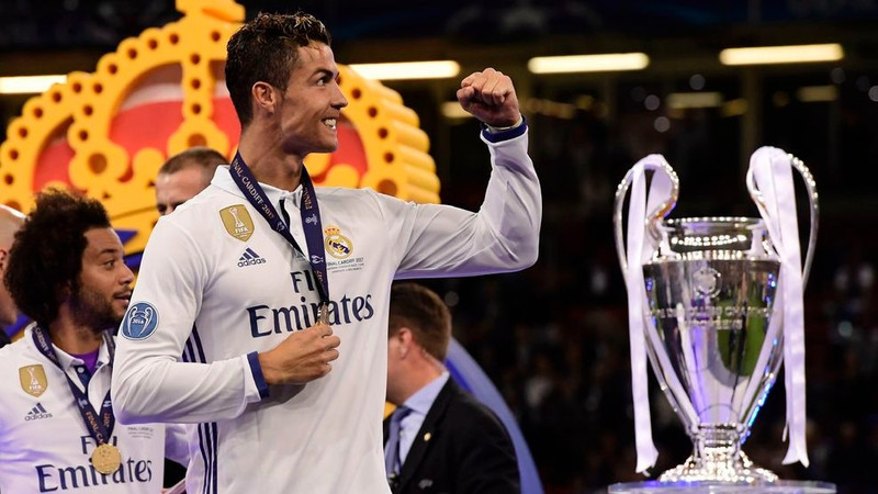 Ronaldo cũng là cầu thủ ghi bàn nhiều nhất trong 7 mùa Champions League khác nhau. ronaldo-ky-luc-1.jpg