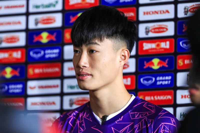 Văn Trường sẽ phải điều trị phục hồi trong ít tuần, trong khi trận ra quân SEA Games 33 chỉ còn cách U22 Việt Nam 2 tuần nữa (gặp Lào ngày 4/12). hn198324.jpg