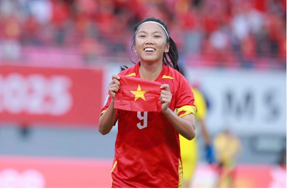 Cho tới lúc này, qua 120 trận khoác áo đội tuyển nữ Việt Nam, Huỳnh Như đã có 70 bàn thắng. Riêng tại đấu trường SEA Games, cô đã 12 lần sút tung lưới đối phương. 99999999999999999999.png