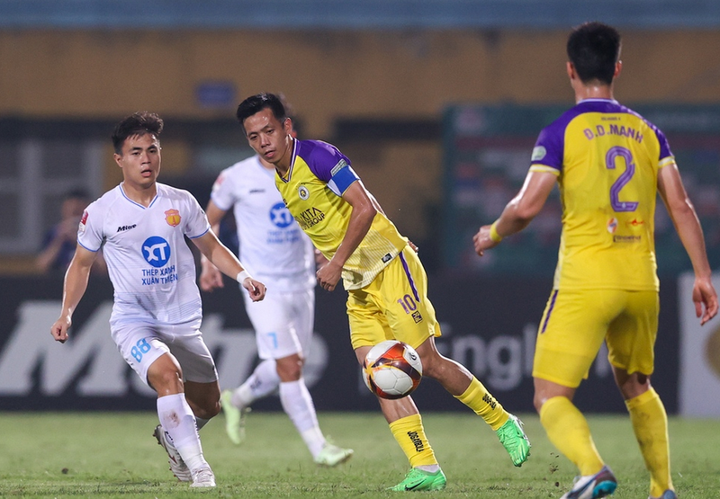 Trận so tài giữa chủ nhà Nam Định và Hà Nội FC diễn ra vào lúc 18h ngày 10/11 trên sân Thiên Trường. 05022025namdinh.png