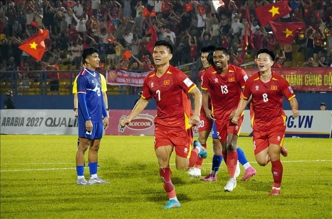 vna-potal-doi-tuyen-viet-nam-thang-nepal-tran-luot-di-vong-loai-asian-cup-2027-stand-1-8223.jpg