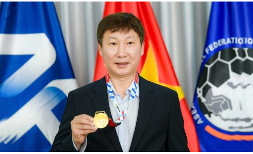 HLV Kim cho biết đang cùng VFF xây dựng kế hoạch dài hạn, hướng tới việc tạo ra một chu kỳ phát triển bền vững cho đội tuyển Việt Nam, hướng tới các giải đấu châu lục và xa hơn là World Cup. 877777777777666666666.png