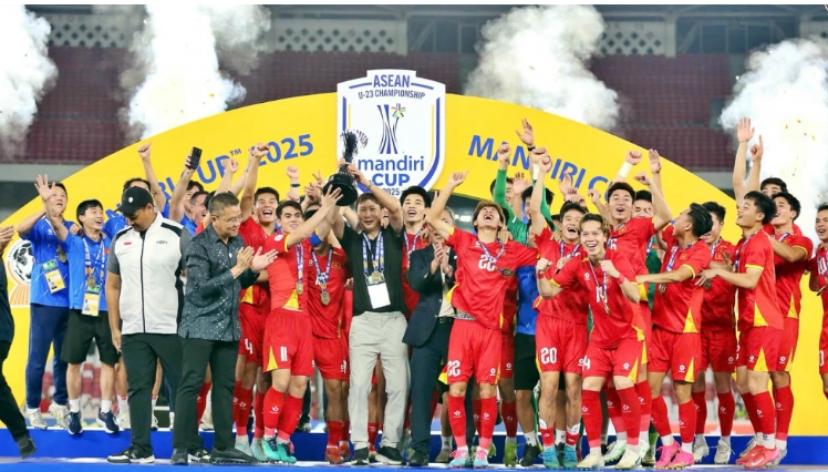 Ở chức vô địch U23 Đông Nam Á 2025, U23 Việt Nam thắng Lào 3-0, Campuchia 2-1, Philippines 2-1, và hạ U23 Indonesia 1-0 ở chung kết để lên ngôi vô địch. 8888888888888.png